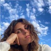 Profesora de matemáticas y física apta para todos los niveles. Graduada en física en 2022. Puede ser online o presencial